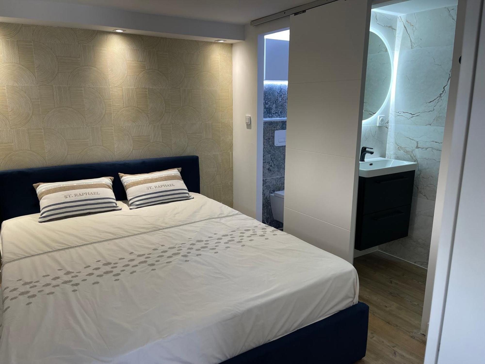 Bali 83 Apartman Bandol Kültér fotó
